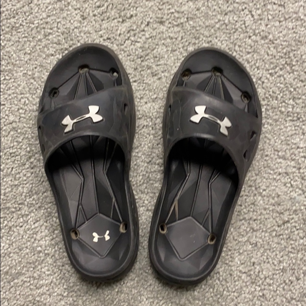 Kid’s Under Armour Sandals size 4
